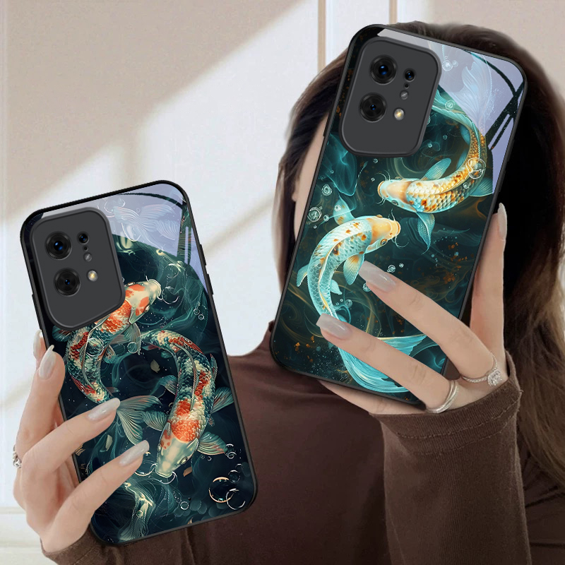 Two Fish Playing in Water For  - Oppo Find X8 recension och pris